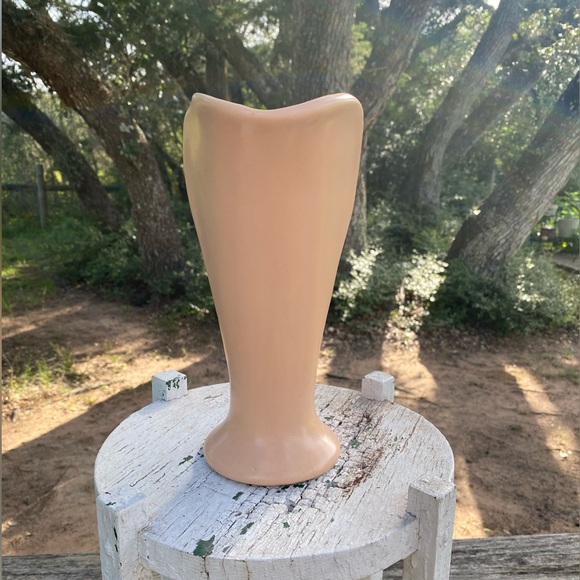 1930’s Rumrill Swan Vase - Picture 2 of 9